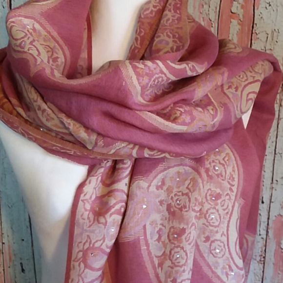 Shawl  or Wrap. - Picture 2 of 3